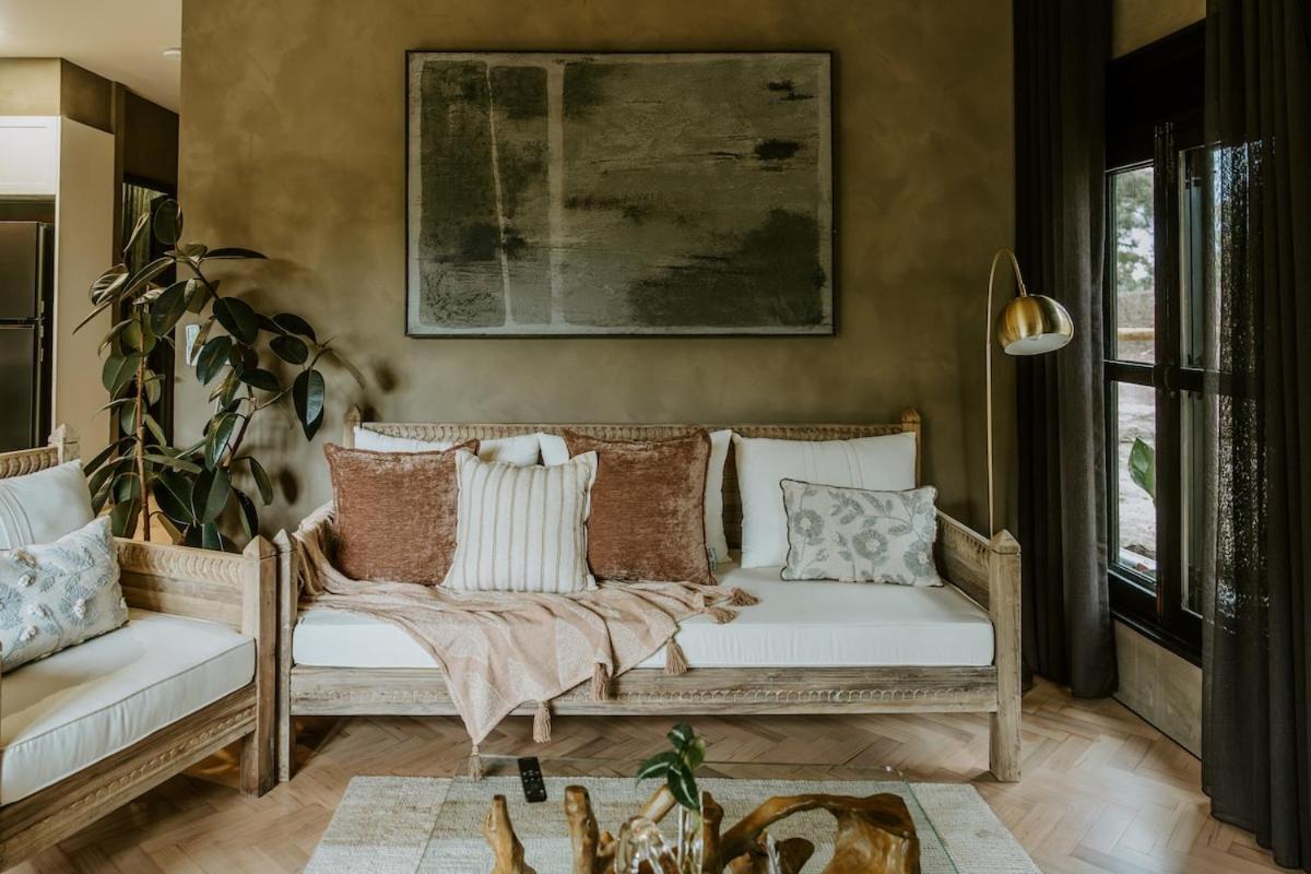 The Temple - Country Farm Retreat Villa Launching Place Eksteriør billede