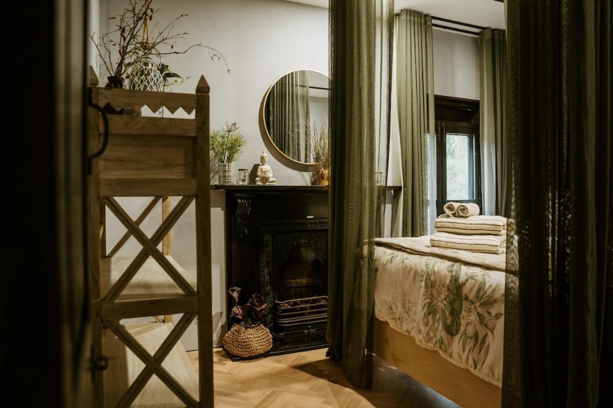 The Temple - Country Farm Retreat Villa Launching Place Eksteriør billede